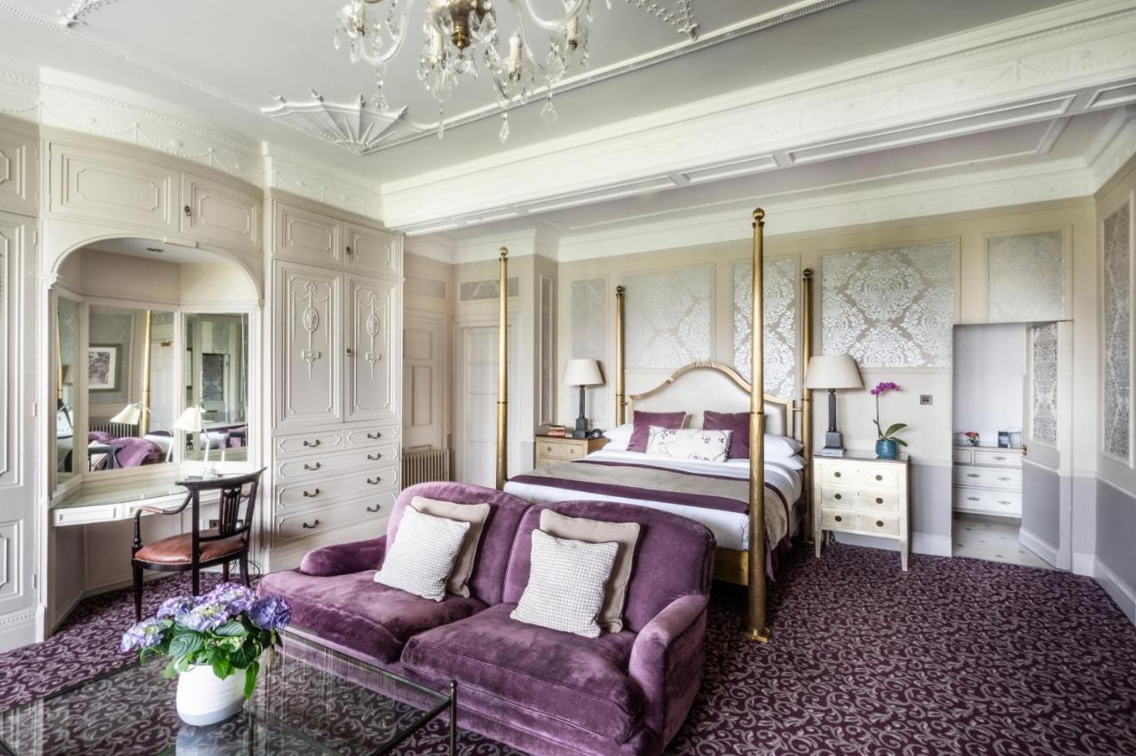 Woodlands Park Hotel Cobham  Bagian luar foto