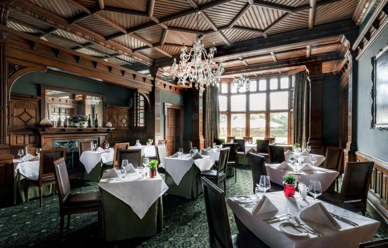 Woodlands Park Hotel Cobham  Bagian luar foto