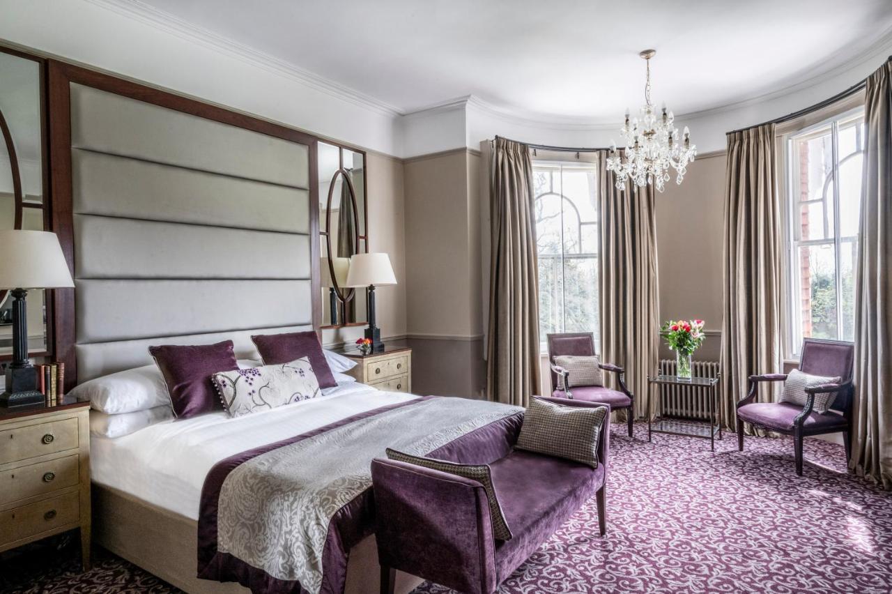 Woodlands Park Hotel Cobham  Bagian luar foto