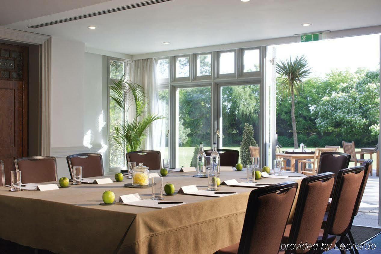 Woodlands Park Hotel Cobham  Bagian luar foto
